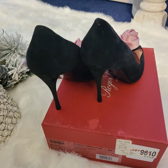 Roger Vivier- Black Suede Heels - Picture 3 of 4